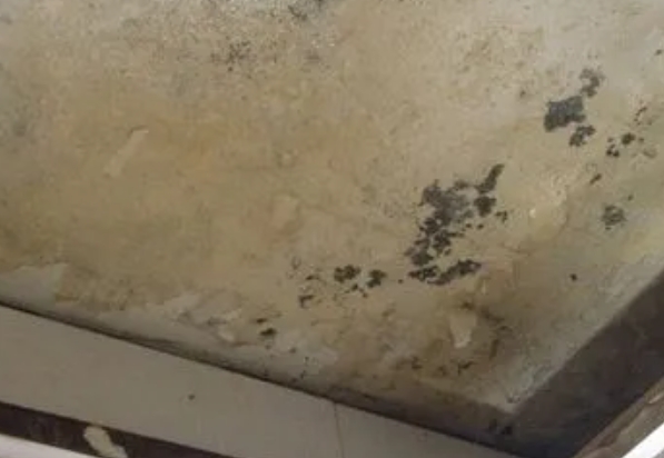 南平阳台漏水维修公司分享下南平卫生间渗水维修需要注意哪些问题。